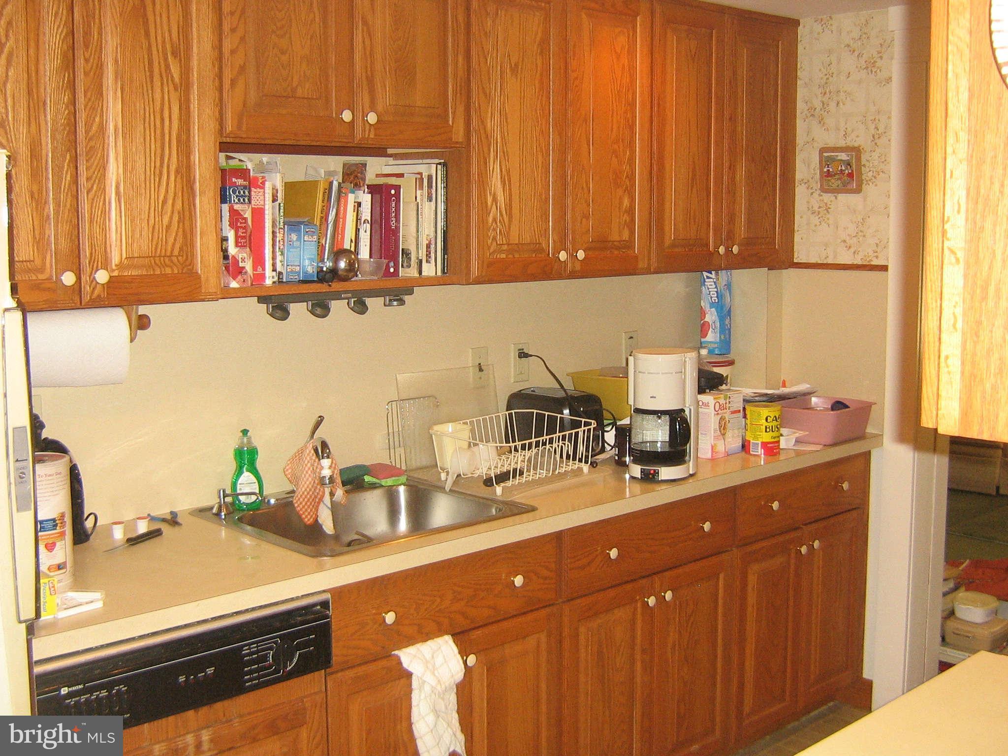 2811 Homecrest Circle Silver Spring, MD 20906 - Photo 11 of 30 Kitchen