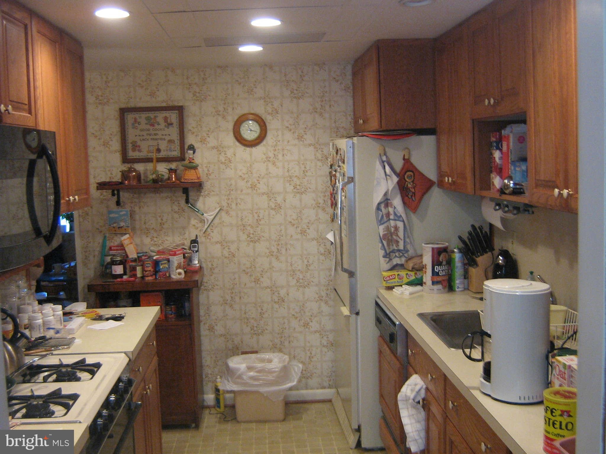 2811 Homecrest Circle Silver Spring, MD 20906 - Photo 10 of 30 Kitchen