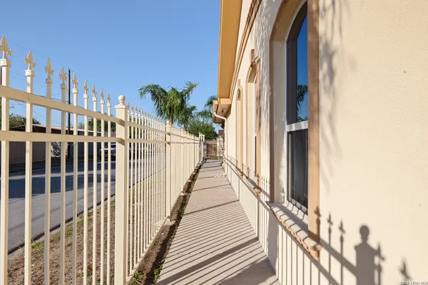 $275,000 | 898 Chapman Street, San Benito, TX 78586