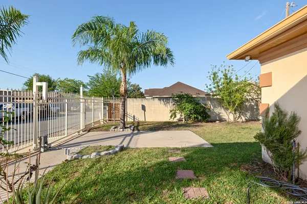 $275,000 | 898 Chapman Street, San Benito, TX 78586