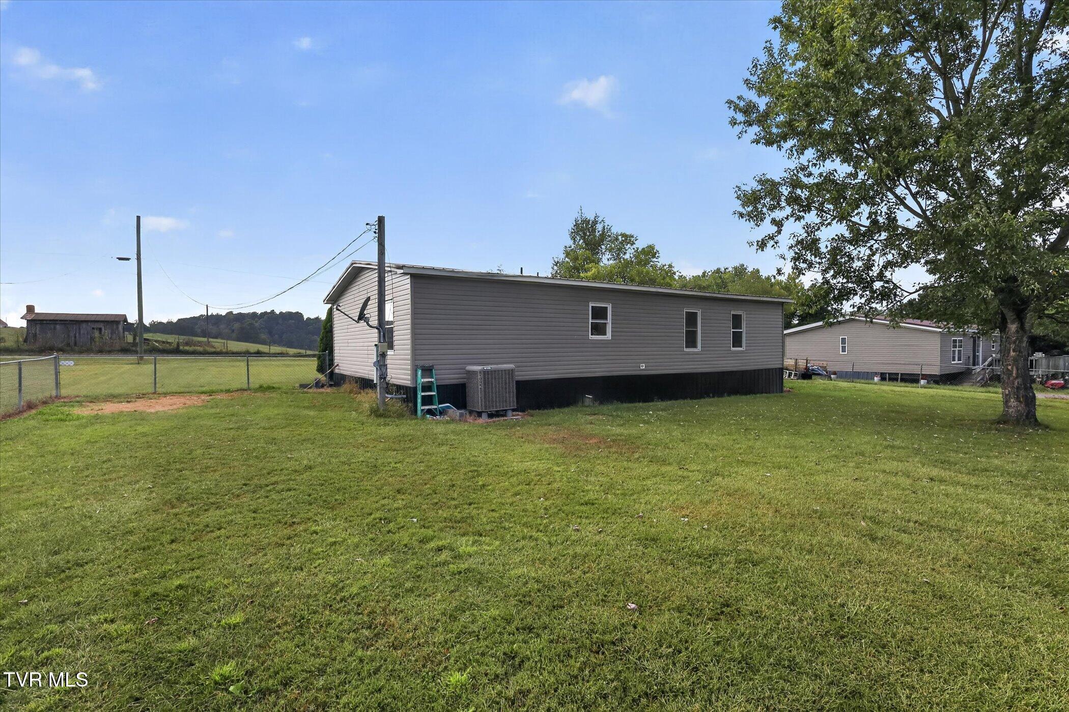 156 Bill West Road Limestone, TN 37681 - Photo 28 of 31 29-156-Bill-West-Rd-Windowstill
