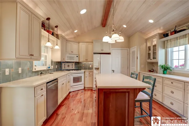 $425,000 | 8 Ivy Lane, Busti, NY 14750