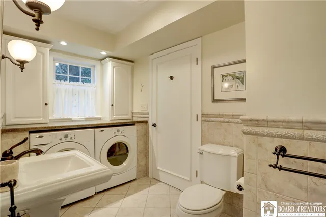 $425,000 | 8 Ivy Lane, Busti, NY 14750