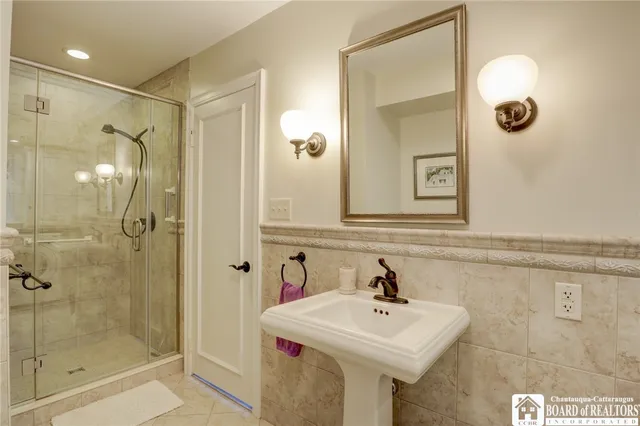 $425,000 | 8 Ivy Lane, Busti, NY 14750