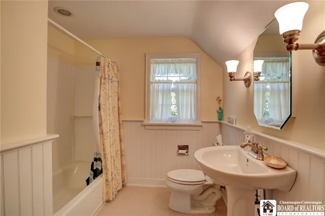 $425,000 | 8 Ivy Lane, Busti, NY 14750