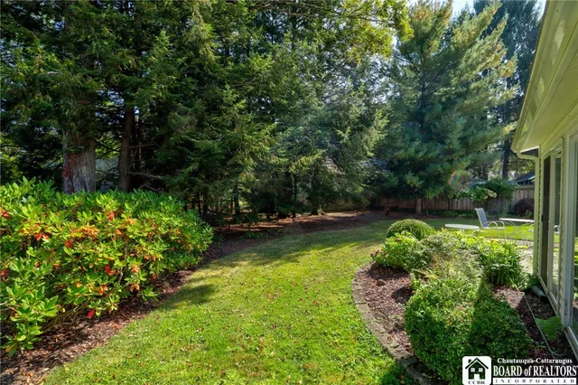 $425,000 | 8 Ivy Lane, Busti, NY 14750