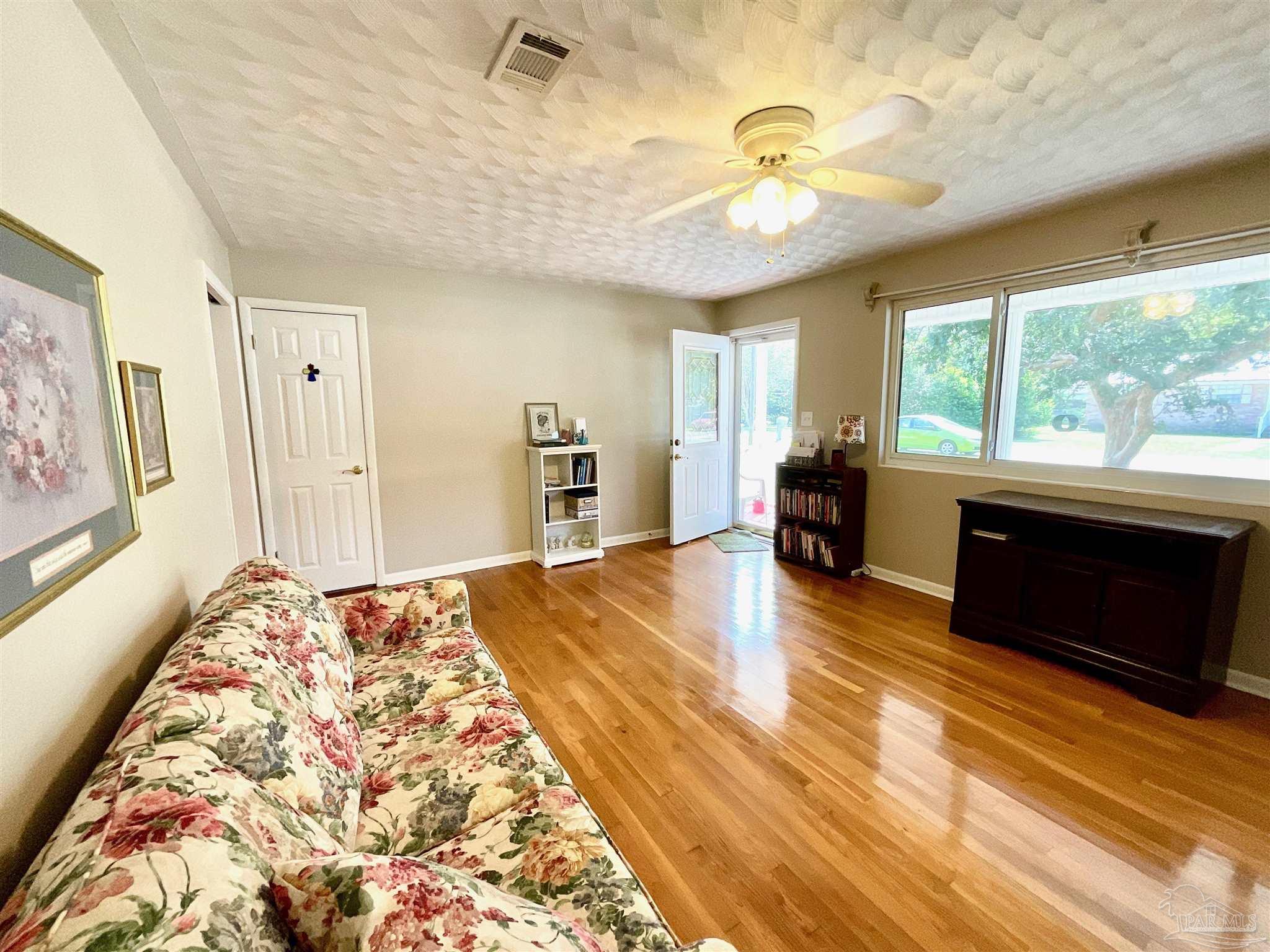 6908 Olsen Road Pensacola, FL 32506 - Photo 10 of 42 Gallery Image 10