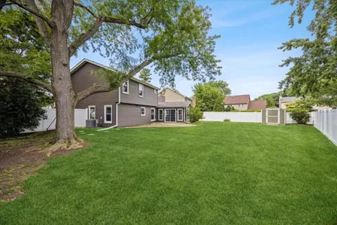 $550,000 | 6155 Ivy Drive, Lisle, IL 60532