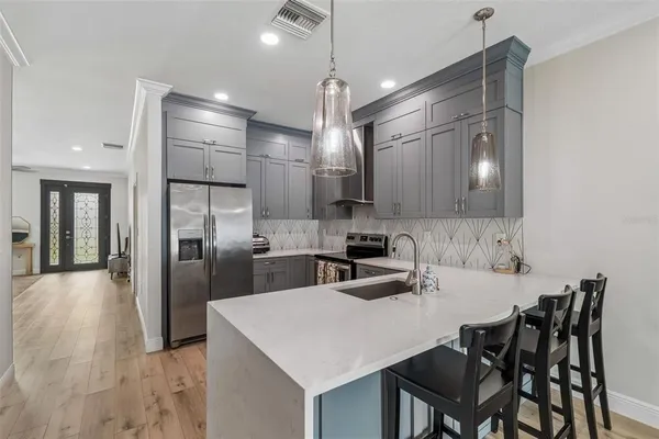$560,000 | 1901 West Cluster Avenue, Tampa, FL 33604