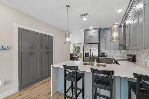 $560,000 | 1901 West Cluster Avenue, Tampa, FL 33604