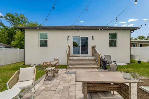 $560,000 | 1901 West Cluster Avenue, Tampa, FL 33604