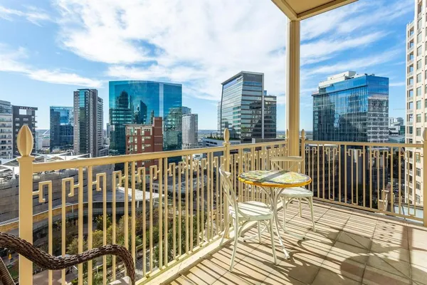 $10,000 | 2525 North Pearl Street, Unit 1105, Dallas, TX 75201