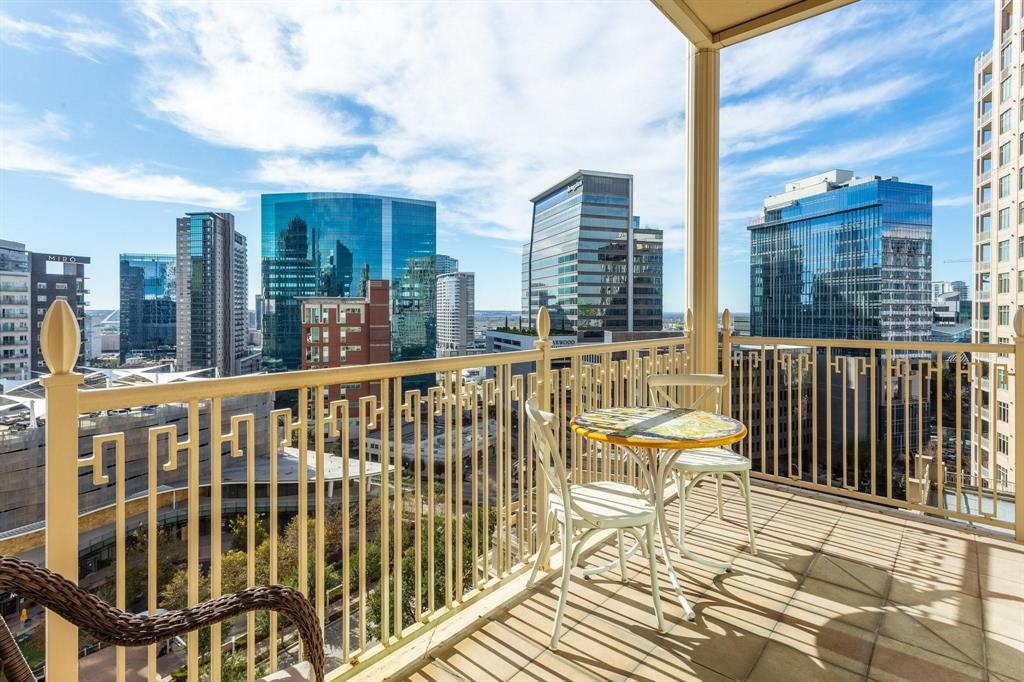 2525 North Pearl Street, Unit 1105 Dallas, TX 75201 - Photo 23 of 38 a view of a balcony with wooden floor