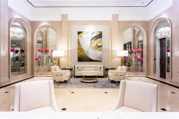 $10,000 | 2525 North Pearl Street, Unit 1105, Dallas, TX 75201