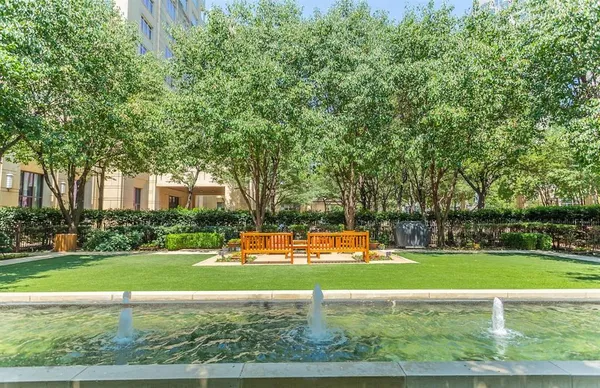$10,000 | 2525 North Pearl Street, Unit 1105, Dallas, TX 75201
