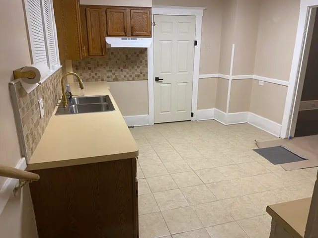 $1,200 | 36 Brighton Street, Highland Park, MI 48203