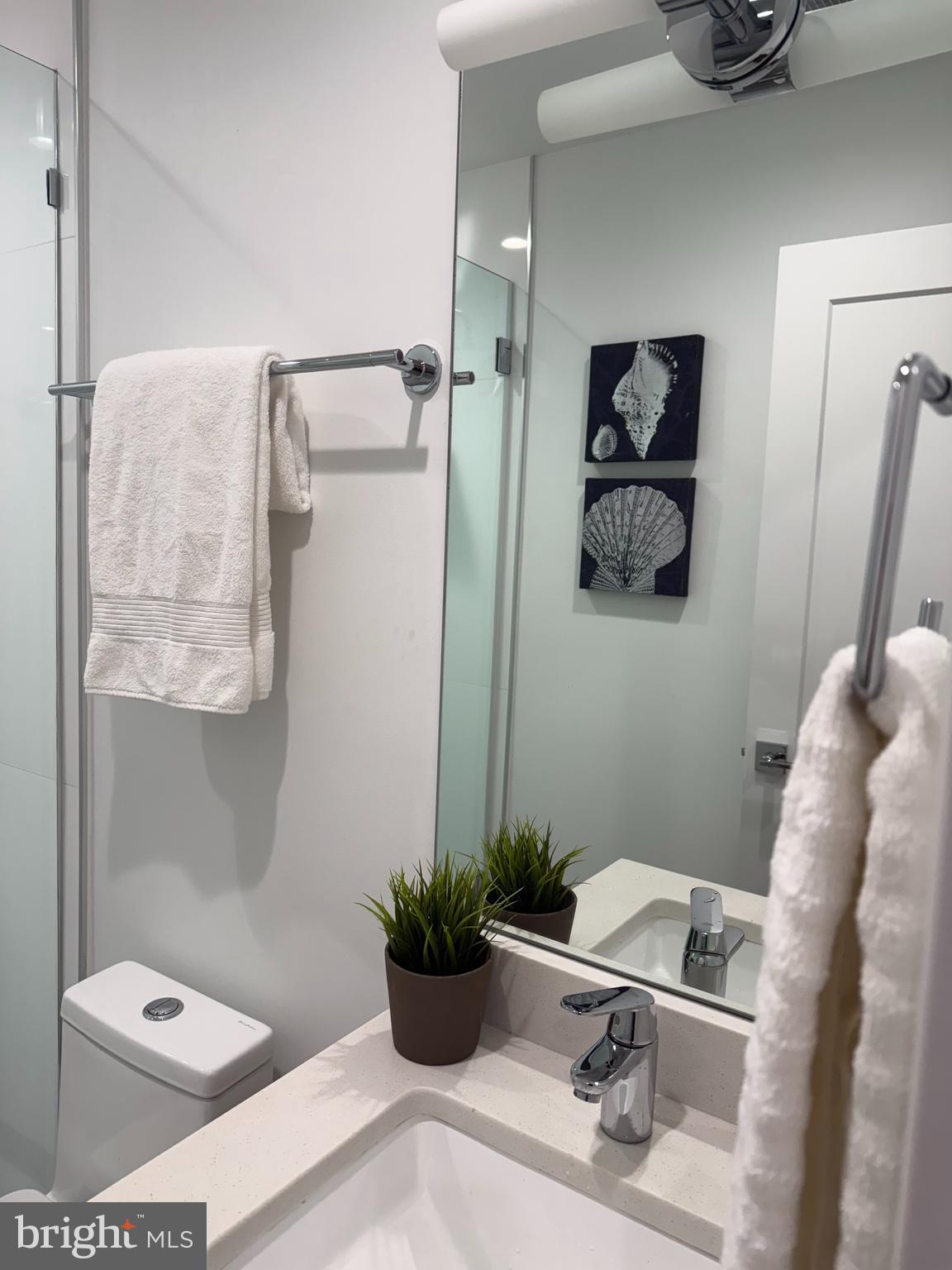 4 R Street Northwest, Unit 4 Washington, DC 20001 - Photo 10 of 38