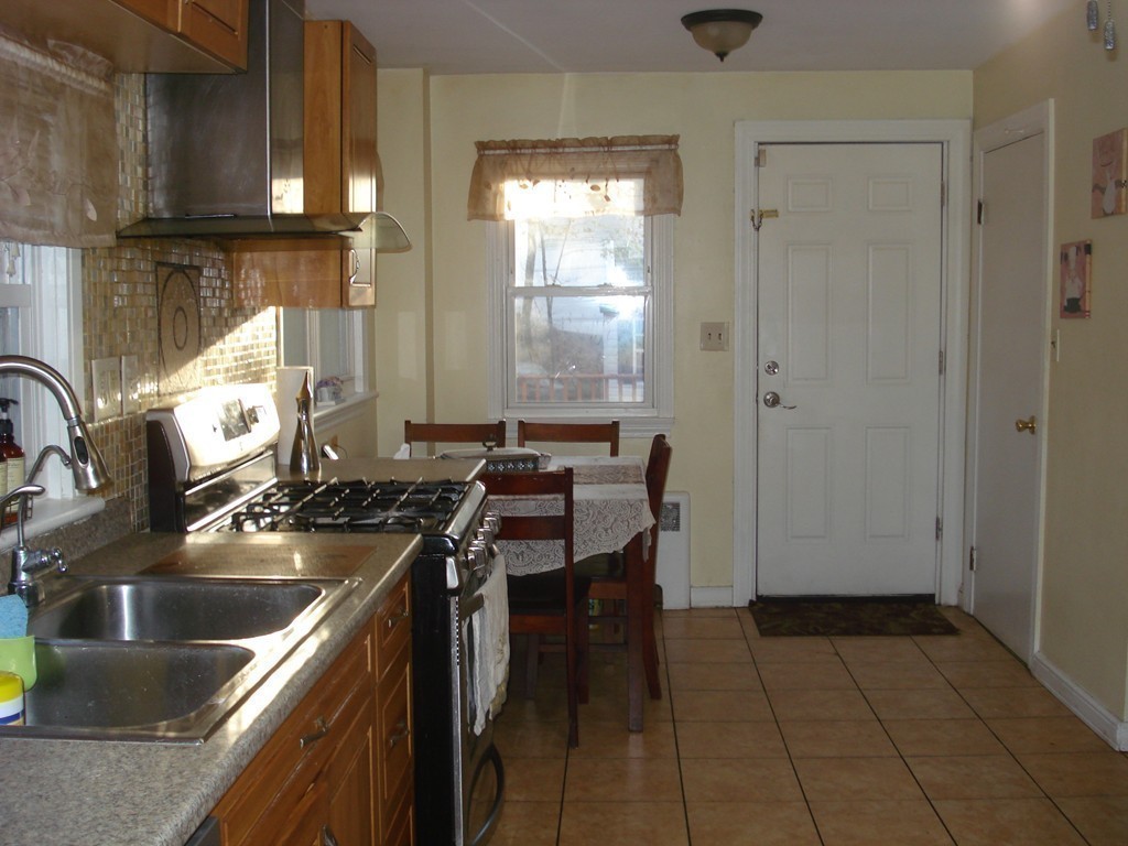 183 Walker Road Swampscott, MA 01907 - Photo 13 of 24 Gallery Image 13