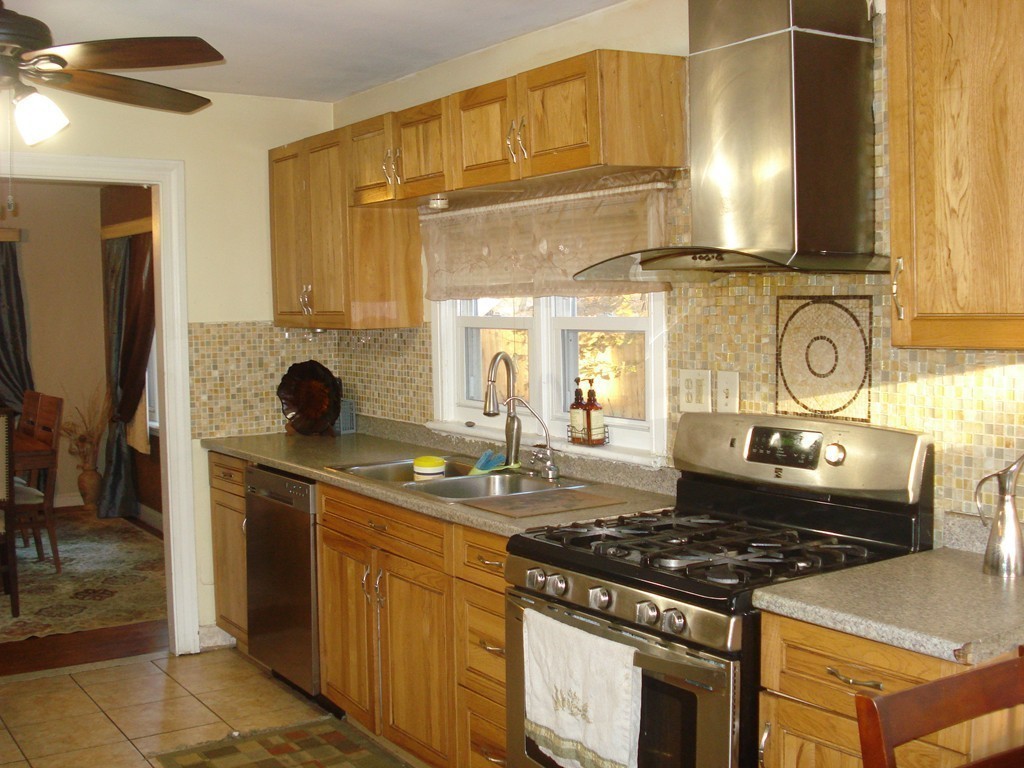 183 Walker Road Swampscott, MA 01907 - Photo 9 of 24 Gallery Image 9