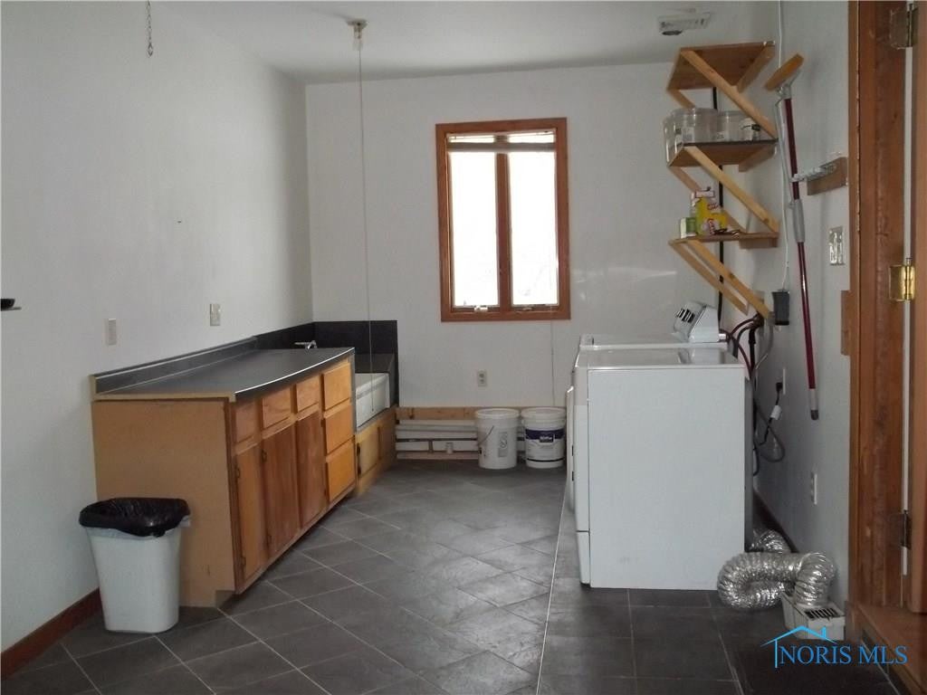 9617 Old State Line Road Holland, OH 43528 - Photo 12 of 20 Gallery Image 12