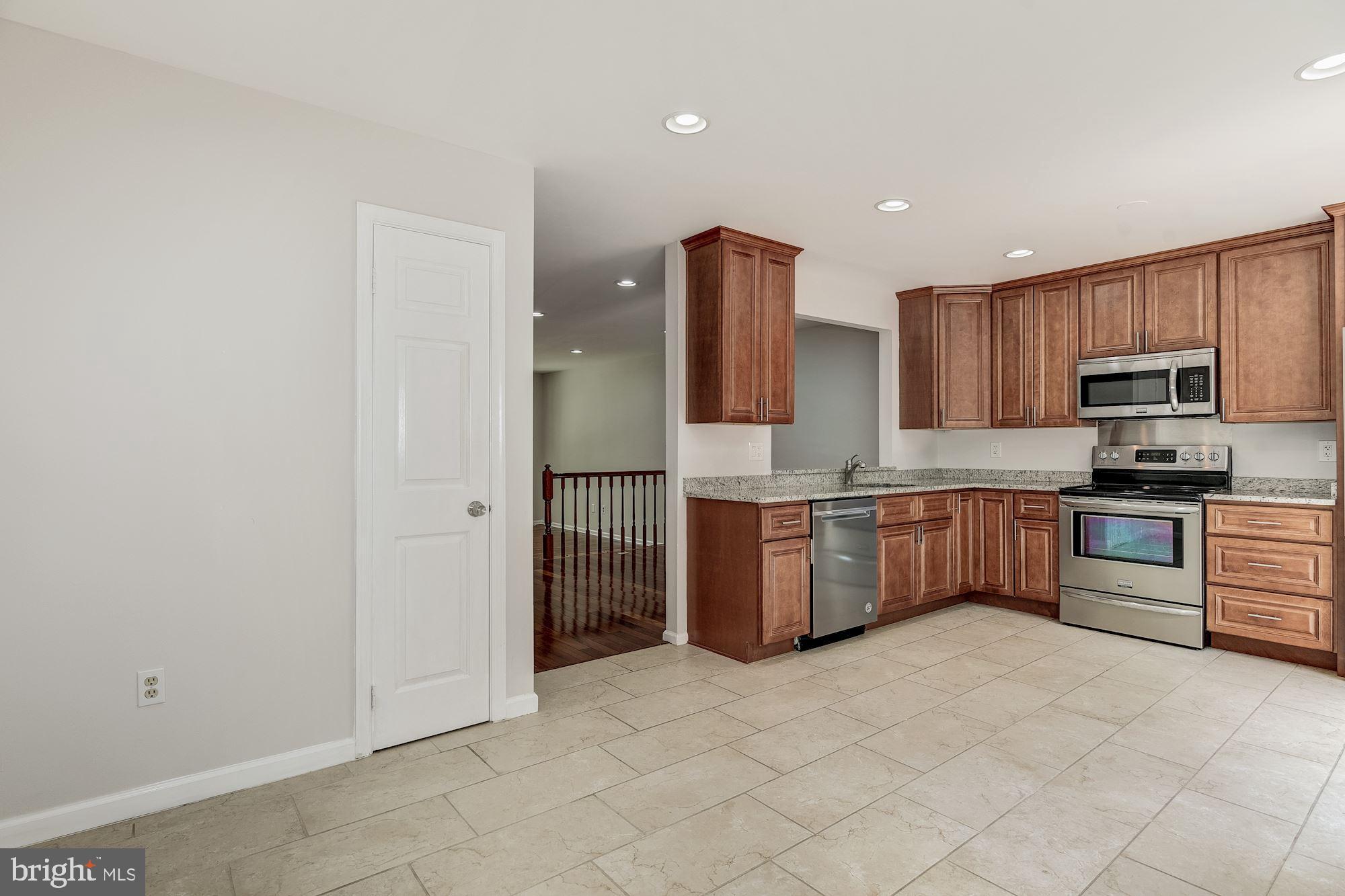 4685 Columbia Road Ellicott City, MD 21042 - Photo 7 of 32 Eat-in kitchen