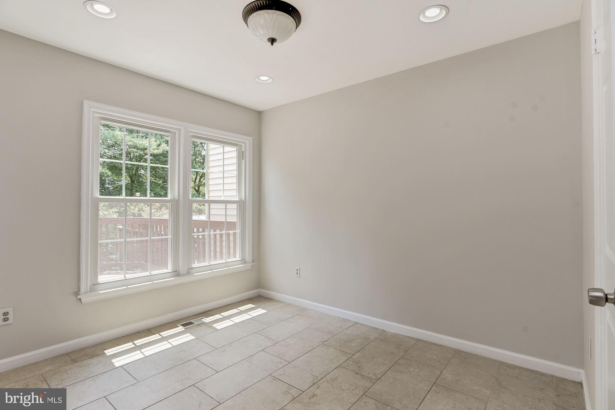 4685 Columbia Road Ellicott City, MD 21042 - Photo 10 of 32 Kitchen with ample table space