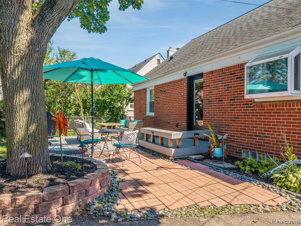 2040 Rosemont Road Berkley, MI 48072 - Photo 27 of 35