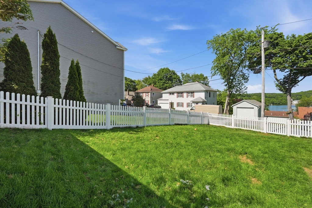 22 Merrill Road Worcester, MA 01606 - Photo 32 of 40