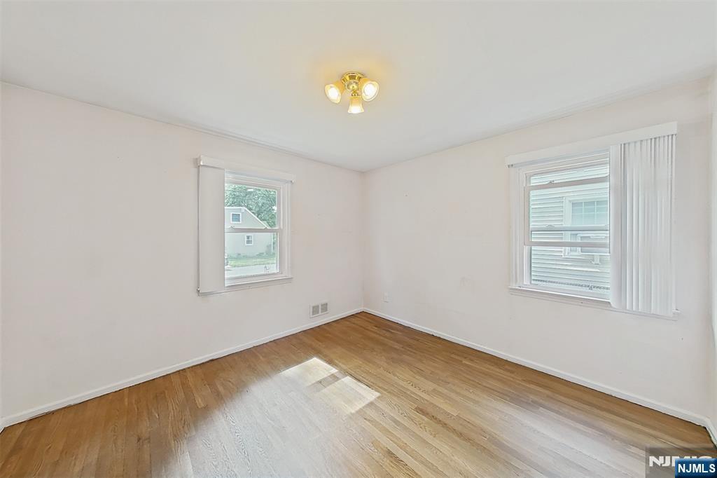 747 Brookside Road Rahway, NJ 07065 - Photo 28 of 40