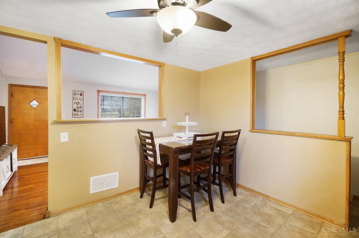 6647 Schweitzerhoff Road Cincinnati, OH 45247 - Photo 9 of 23