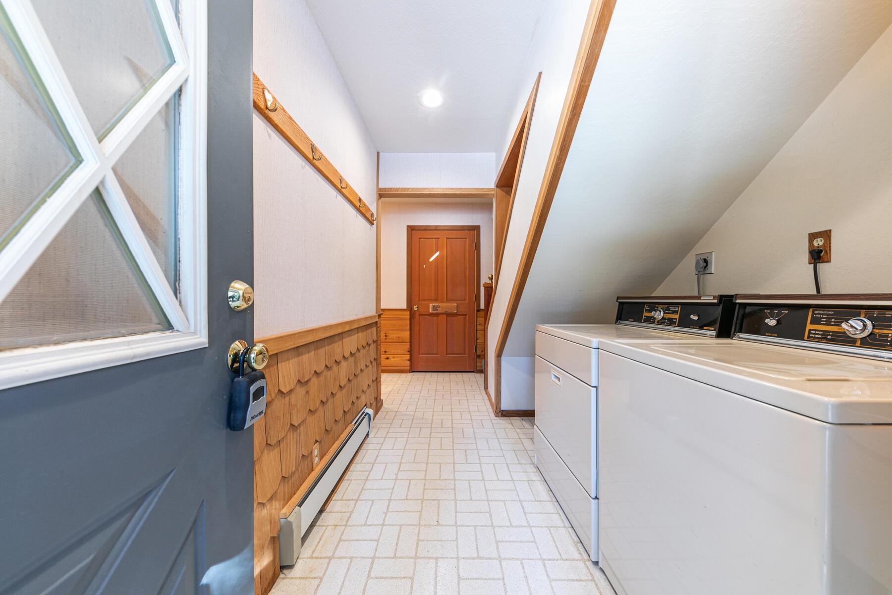 6840 River Road Truckee, CA 96161 - Photo 10 of 28 Gallery Image 10
