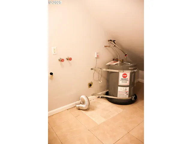 a bathroom with a toilet