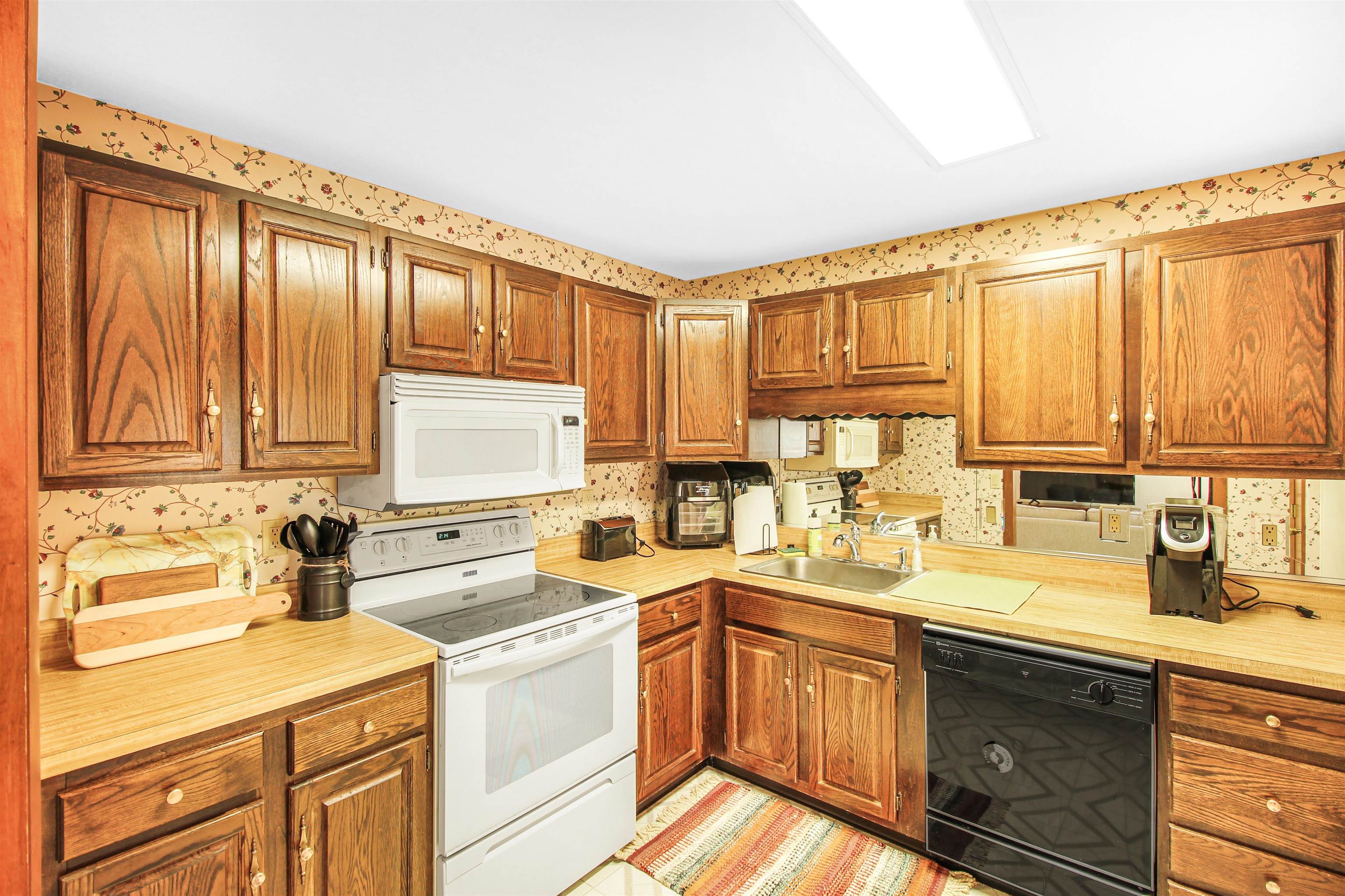 75 Stonehurst Manor Road, Unit 5B Conway, NH 03860 - Photo 3 of 30 Gallery Image 3