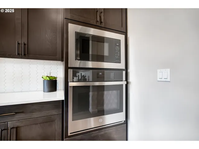 $1,071,900 | Undisclosed Address, Camas, WA 98607