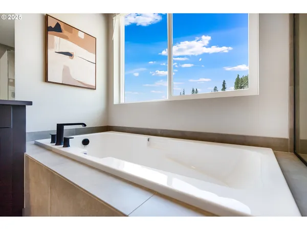$1,075,400 | Undisclosed Address, Camas, WA 98607