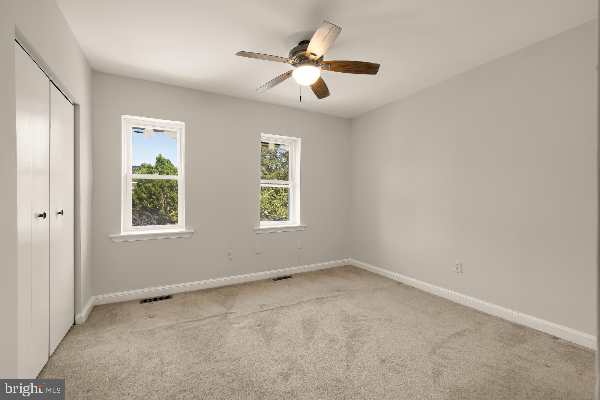 601 L Street Northeast Washington, DC 20002 - Photo 41 of 47 a view of an empty room with a window