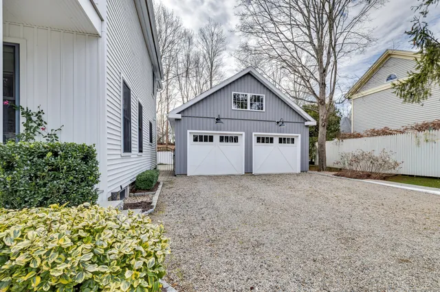 $925,000 | 285 Old Whitfield Street, Guilford, CT 06437