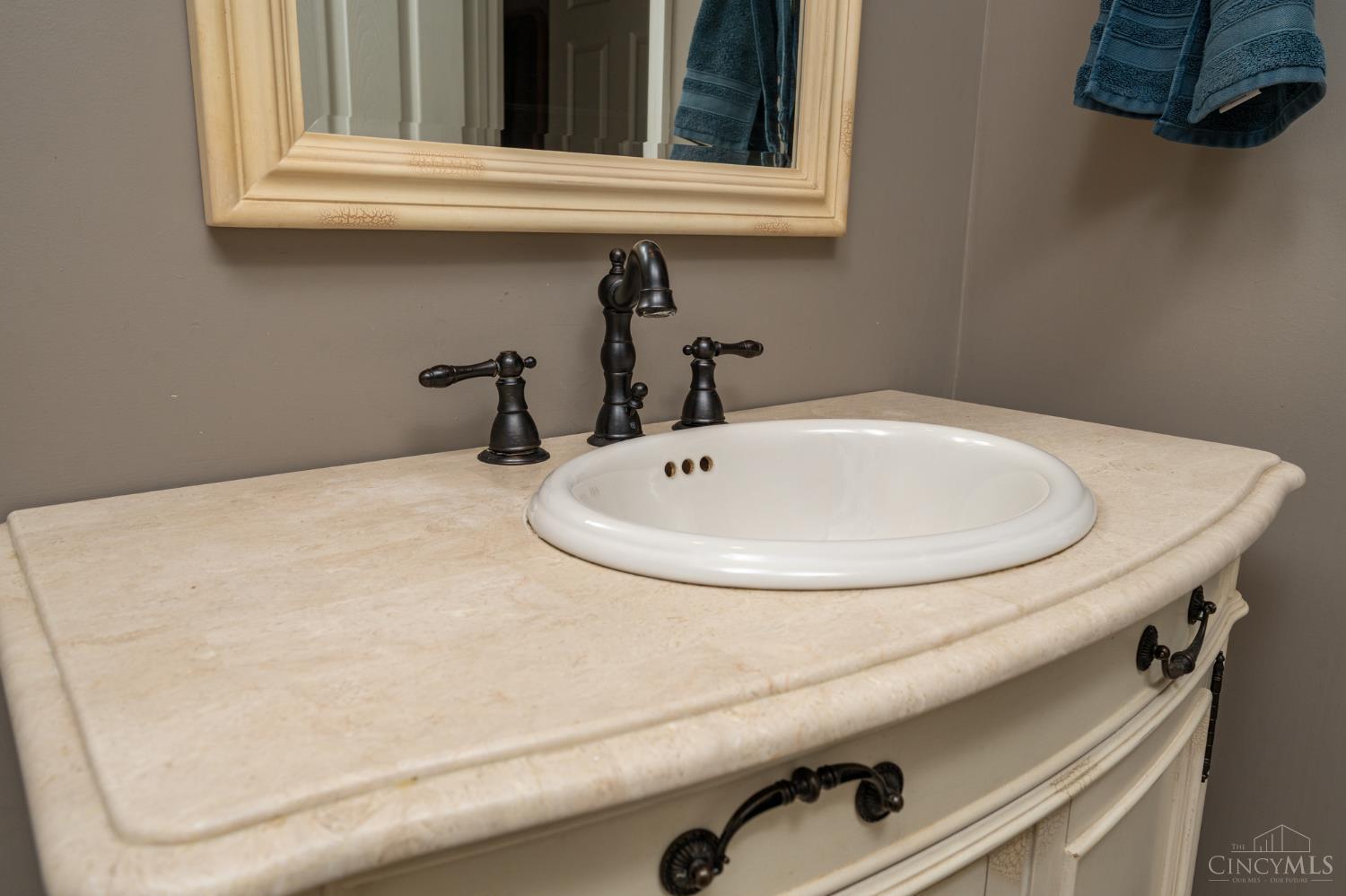 8965 Zoellner Road Cincinnati, OH 45251 - Photo 21 of 39 Gallery Image 21