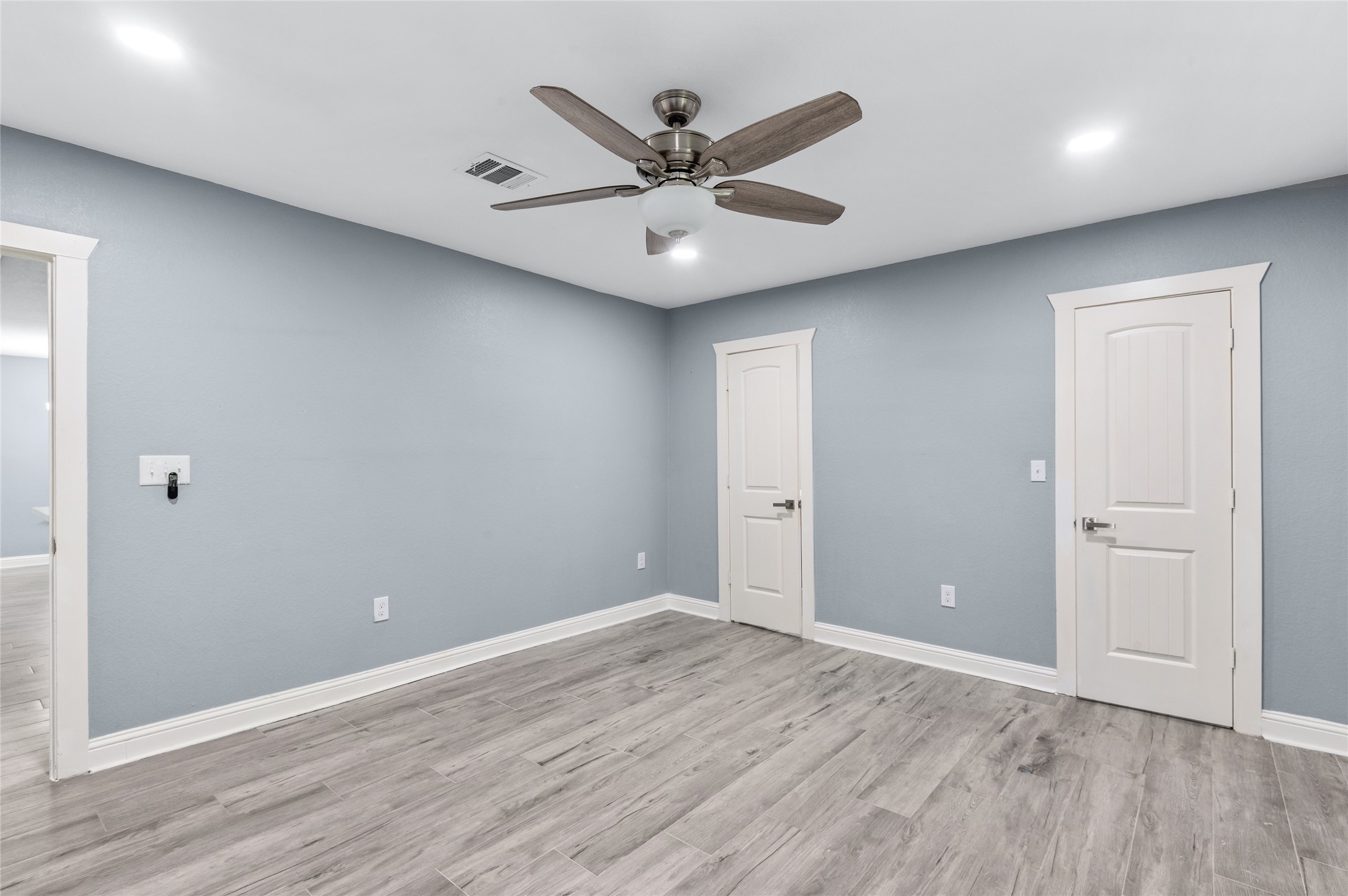 3853 Rosedale Street Houston, TX 77004 - Photo 25 of 50 Primary Bedroom