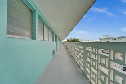 $385,000 | 1900 South Ocean Drive, Unit 301, Fort Lauderdale, FL 33316