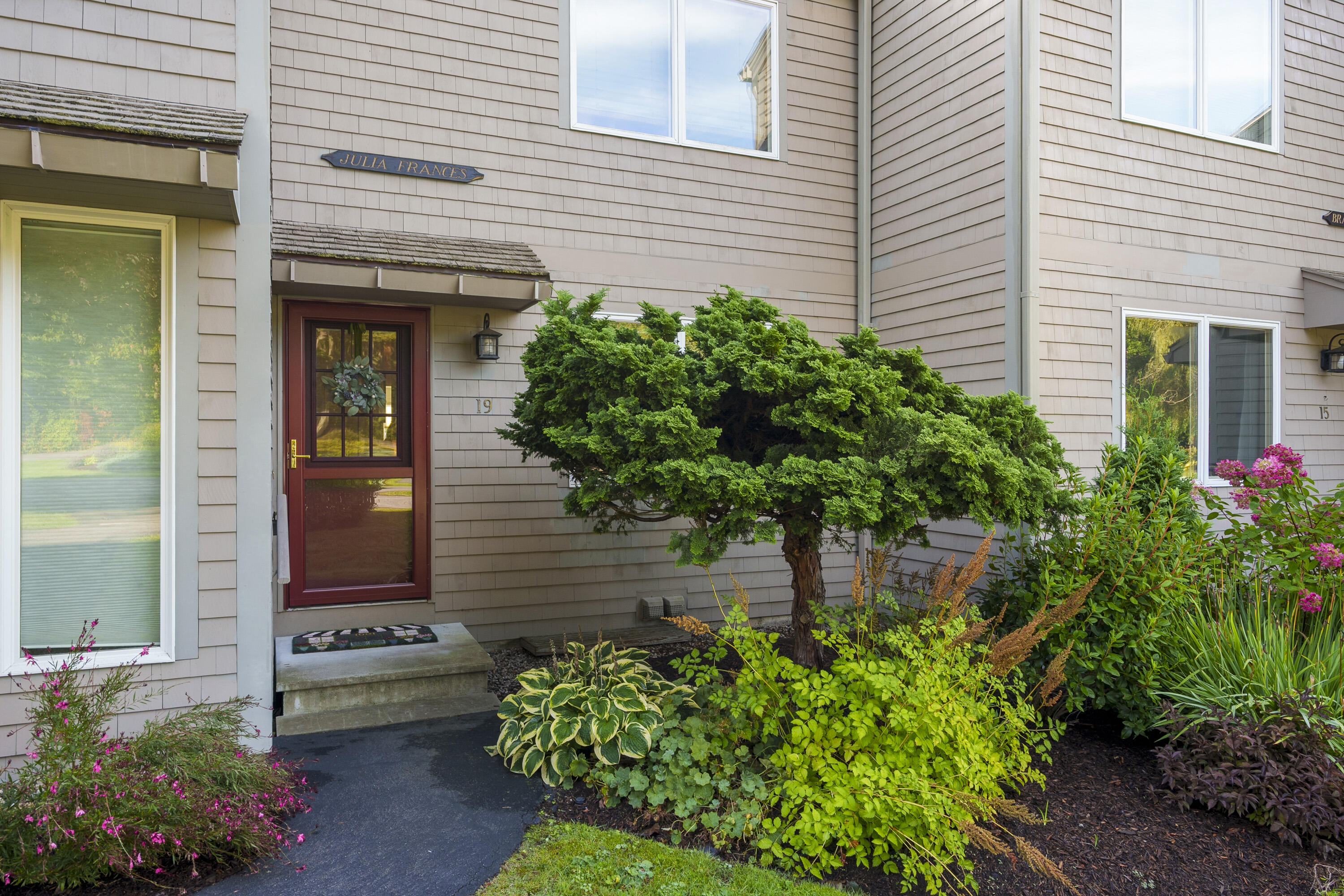19 Port View Lane, Unit 19 Kennebunk, ME 04043 - Photo 4 of 26 114_19 Port View Ln_Morneau Studios_Prin