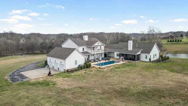 $2,399,000 | 1103 Rogues Fork Road, Bethpage, TN 37022