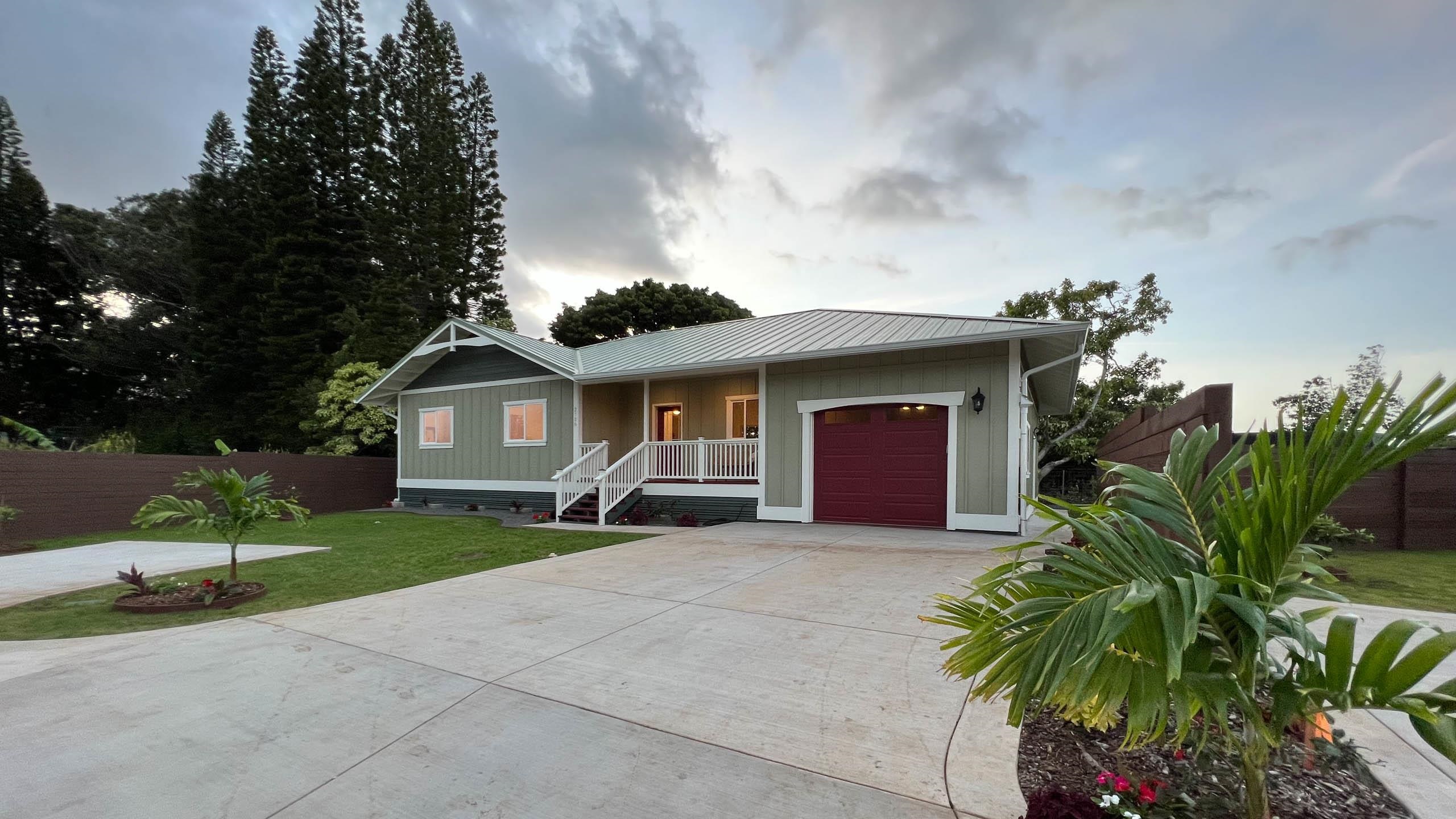 2728 Kaupakalua Road, Unit A Haiku, HI 96708 - Photo 2 of 26 Gallery Image 2