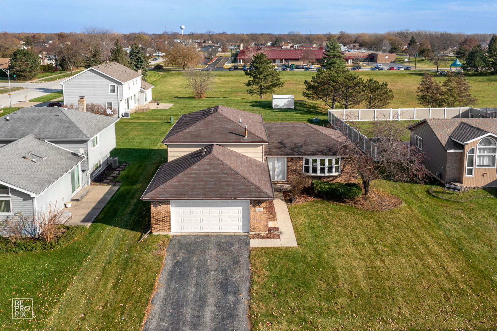 309 Wheatfield Road Matteson, IL 60443 - Photo 3 of 22 an aerial view of a house with a garden