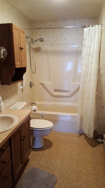 138 Barnard Road Worcester, MA 01605 - Photo 8 of 9 Gallery Image 8
