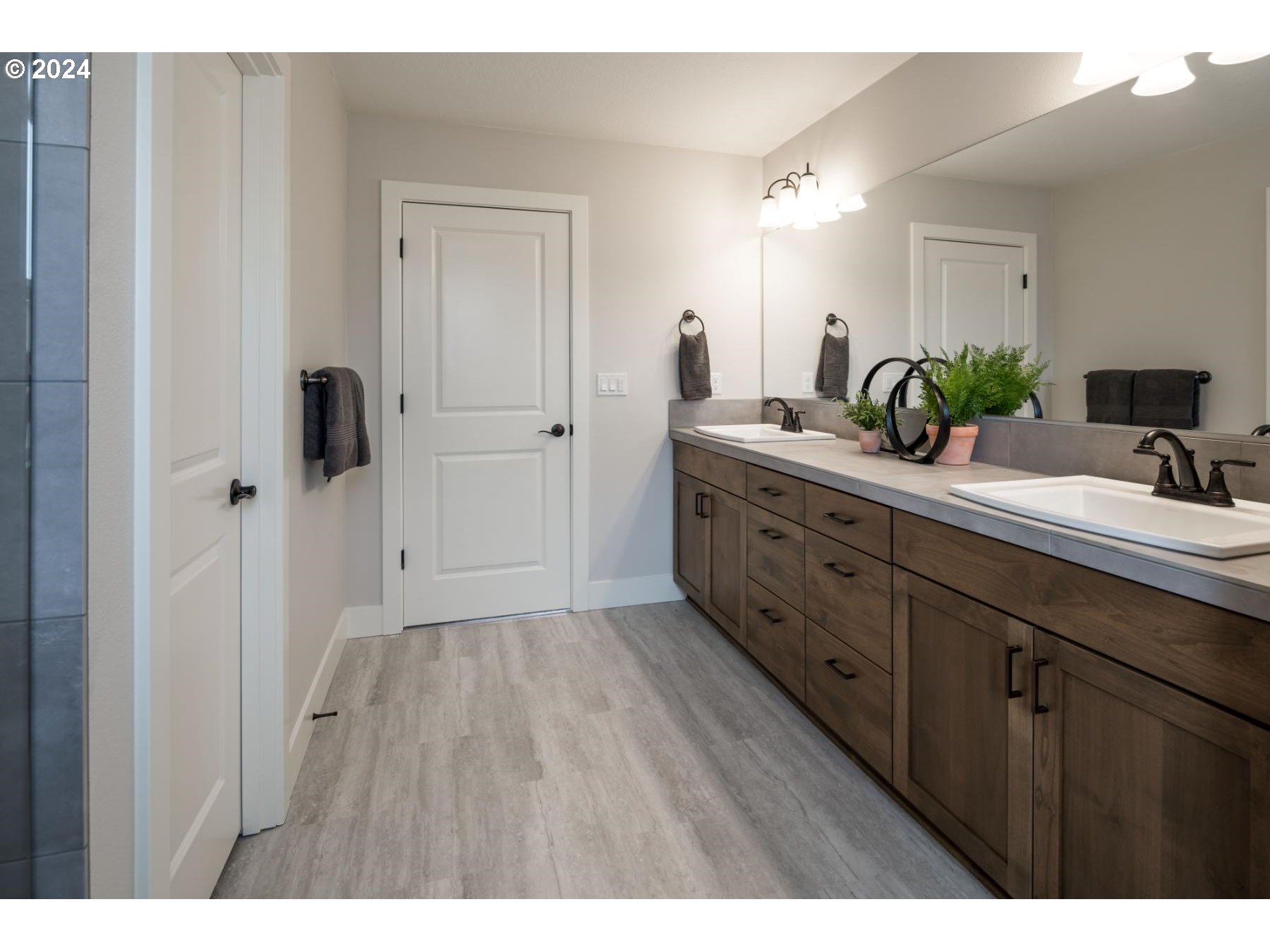 836 Southwest 49th Street Gresham, OR 97080 - Photo 12 of 15 Gallery Image 12
