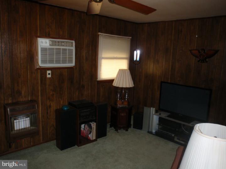 44 Steele Road Dover, DE 19901 - Photo 14 of 25 Family Room