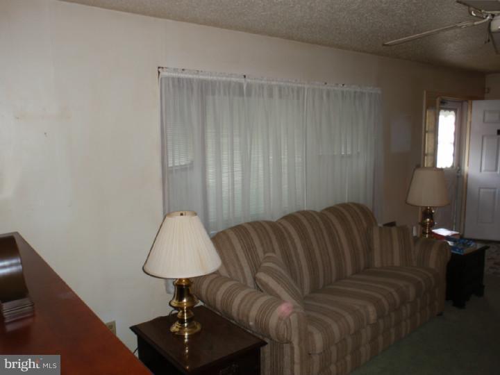 44 Steele Road Dover, DE 19901 - Photo 7 of 25 Living Room