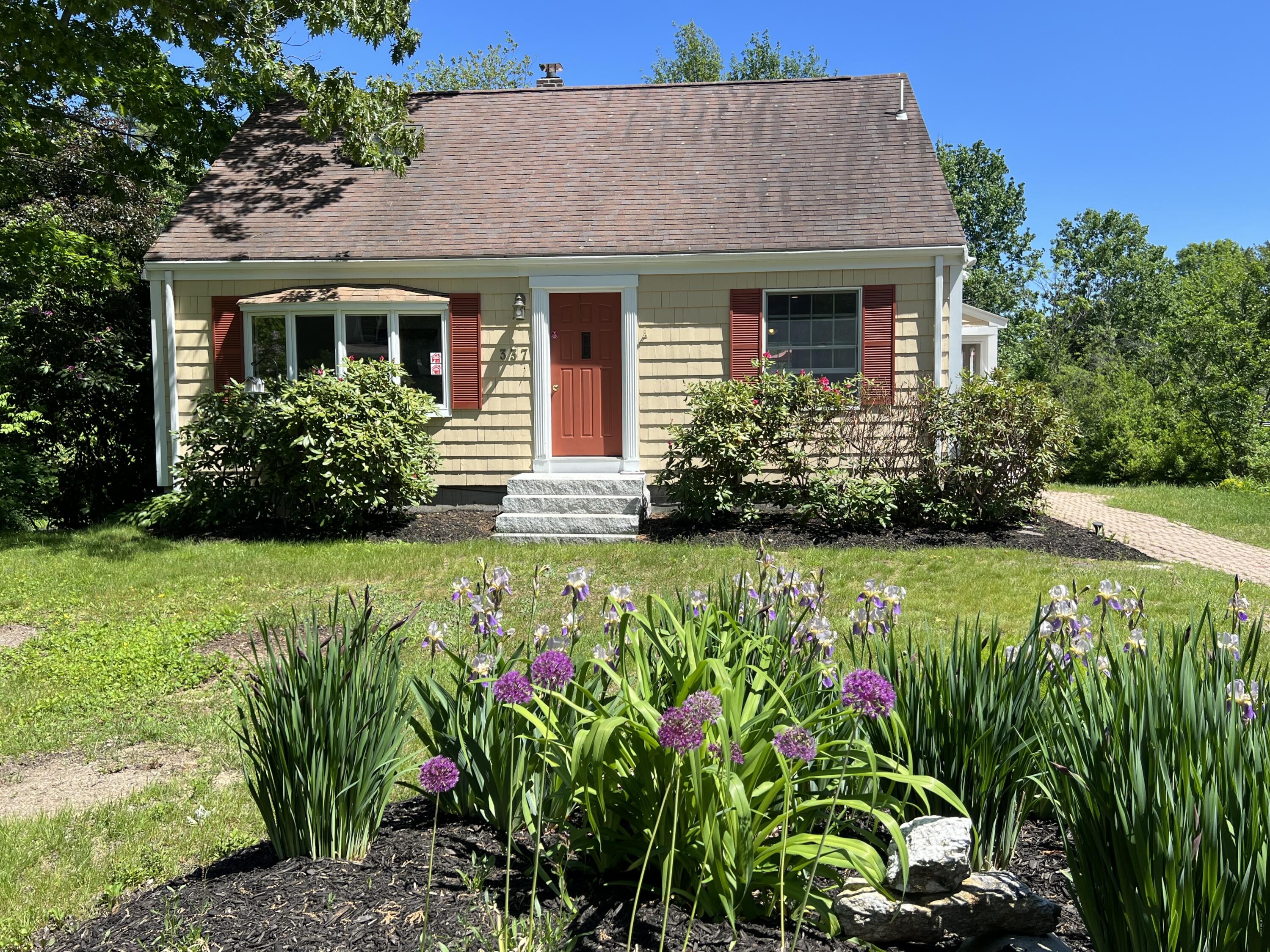 337 Middle Road Falmouth, ME 04105 - Photo 2 of 37 middle 12