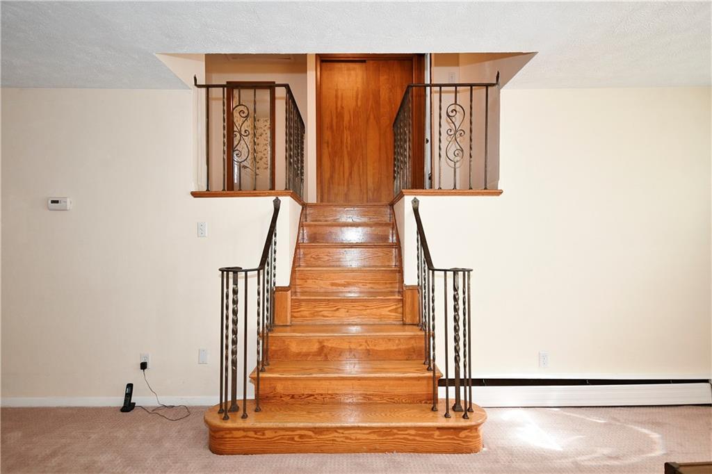 1360 Washington Road Pittsburgh, PA 15228 - Photo 16 of 44 a view of entryway